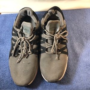 BGC Men’s gray/black tennis shoes 9.5